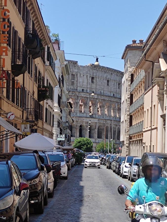 150 M Dal Colosseo - Appartamento Minerva Рим Екстериор снимка